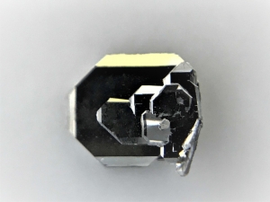 ZrSiS crystals 硫化硅锆晶体