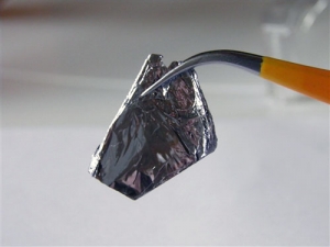 Molybdenum Disulfide (MoS2) 小尺寸二硫化钼晶体 10x10mm